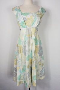 1950s Lord &‎ Taylor Pale Floral Cotton Blend Dress